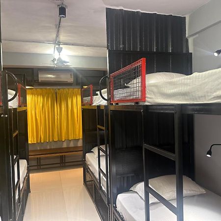 Travotale Hostel And Cowork Koregaonpark プネ エクステリア 写真