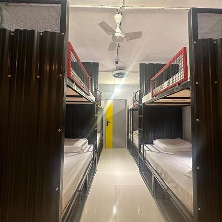 Travotale Hostel And Cowork Koregaonpark プネ エクステリア 写真