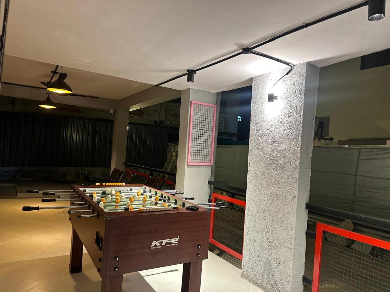 Travotale Hostel And Cowork Koregaonpark プネ エクステリア 写真