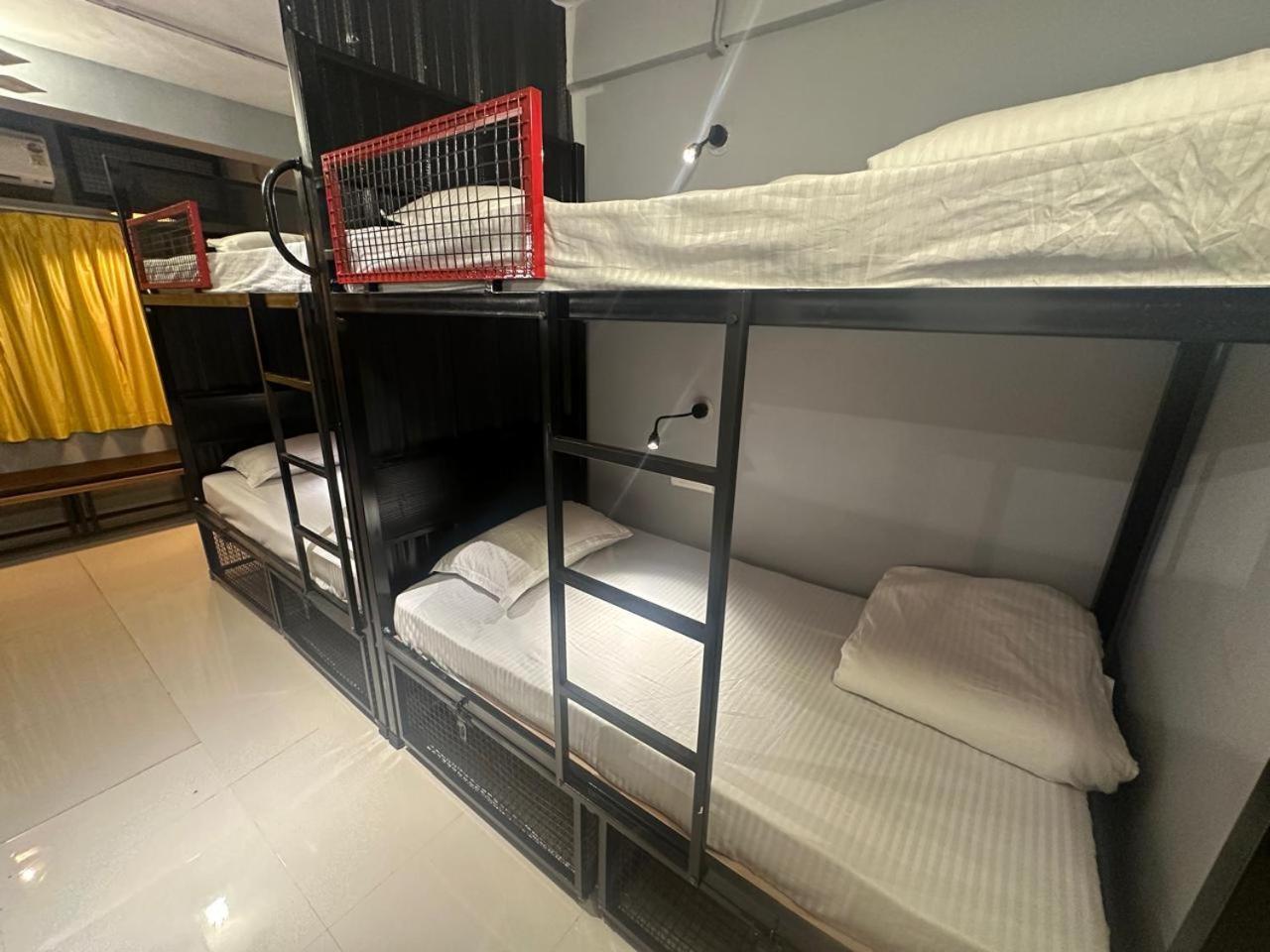 Travotale Hostel And Cowork Koregaonpark プネ エクステリア 写真