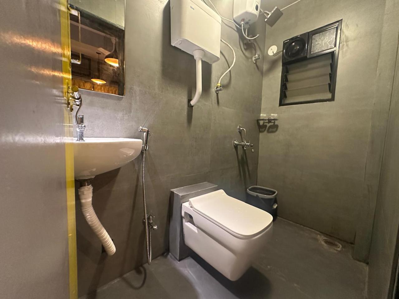 Travotale Hostel And Cowork Koregaonpark プネ エクステリア 写真