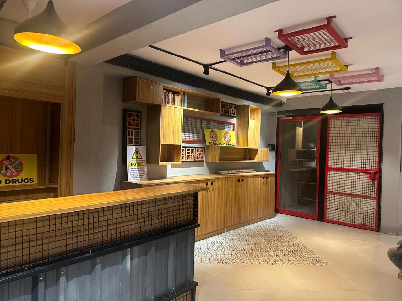 Travotale Hostel And Cowork Koregaonpark プネ エクステリア 写真