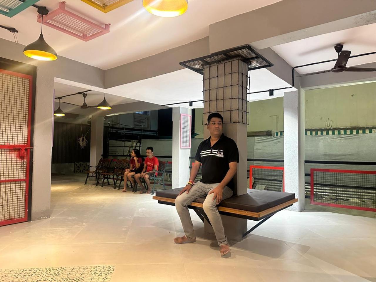 Travotale Hostel And Cowork Koregaonpark プネ エクステリア 写真