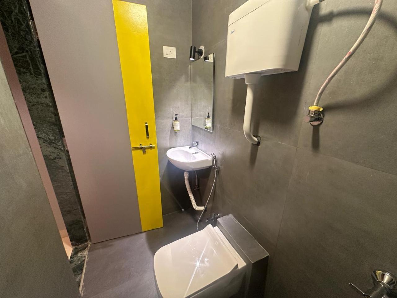 Travotale Hostel And Cowork Koregaonpark プネ エクステリア 写真
