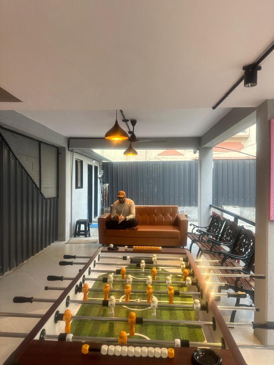 Travotale Hostel And Cowork Koregaonpark プネ エクステリア 写真