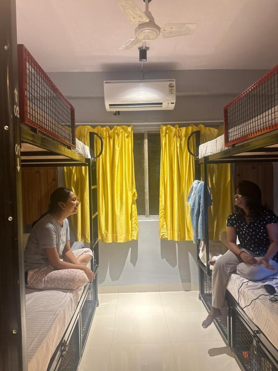 Travotale Hostel And Cowork Koregaonpark プネ エクステリア 写真