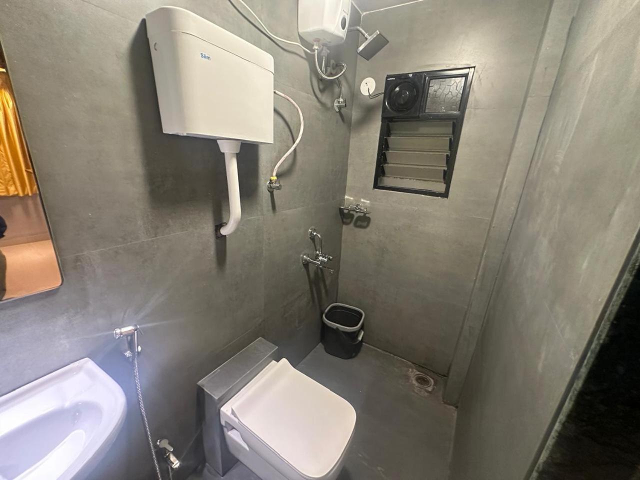 Travotale Hostel And Cowork Koregaonpark プネ エクステリア 写真
