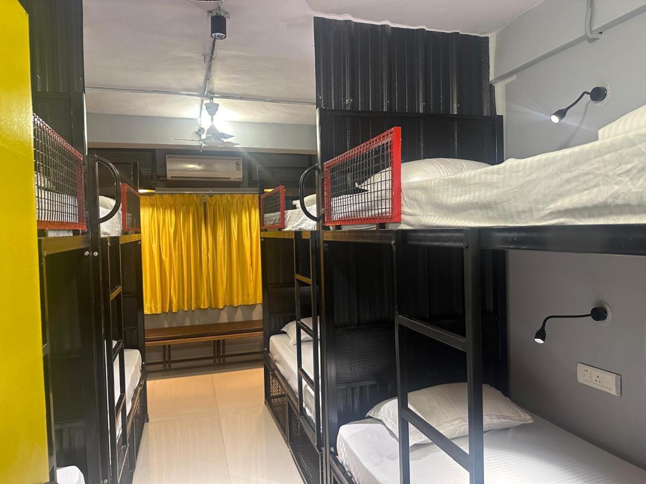 Travotale Hostel And Cowork Koregaonpark プネ エクステリア 写真