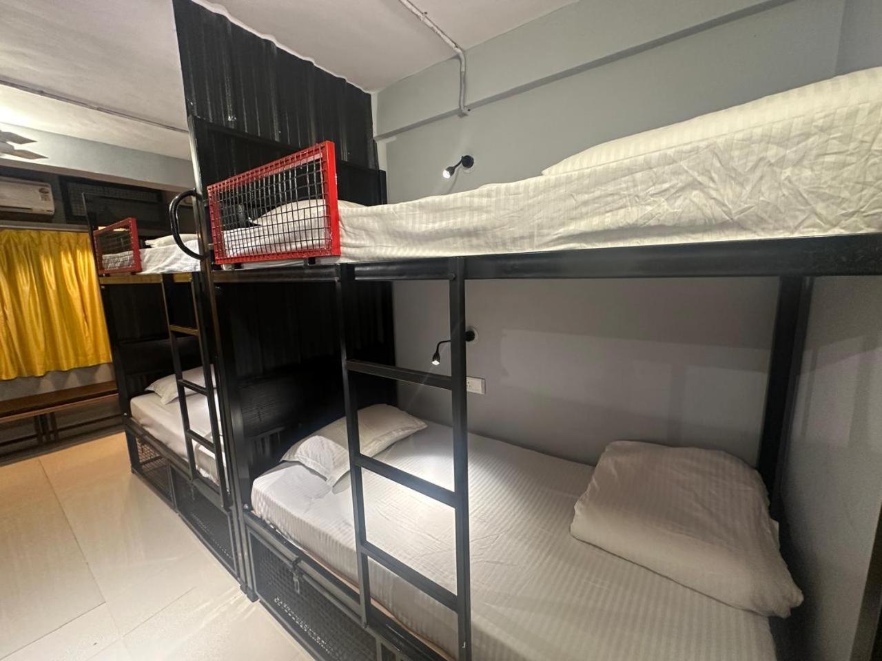 Travotale Hostel And Cowork Koregaonpark プネ エクステリア 写真