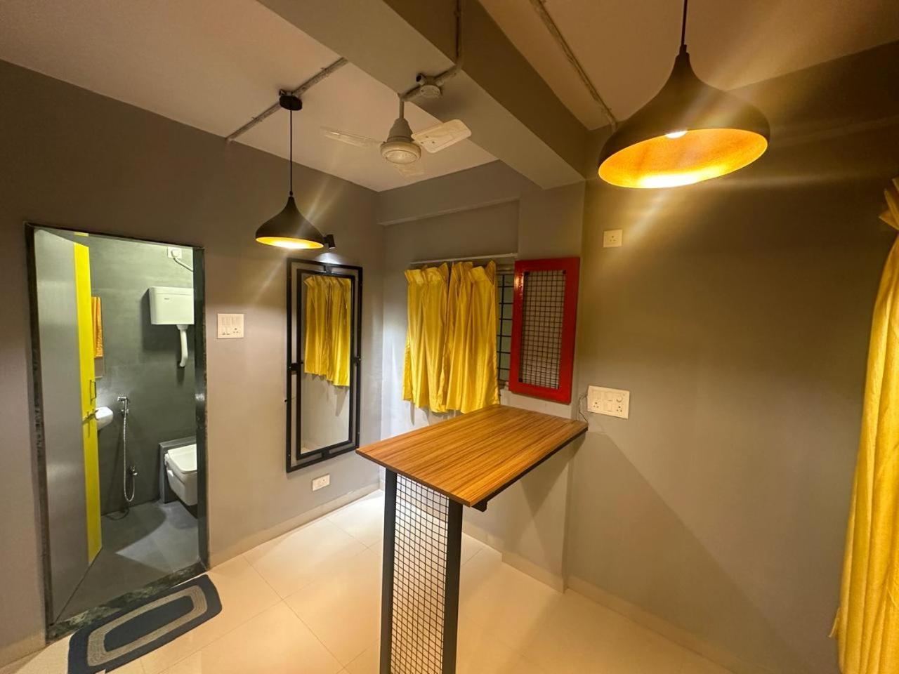 Travotale Hostel And Cowork Koregaonpark プネ エクステリア 写真