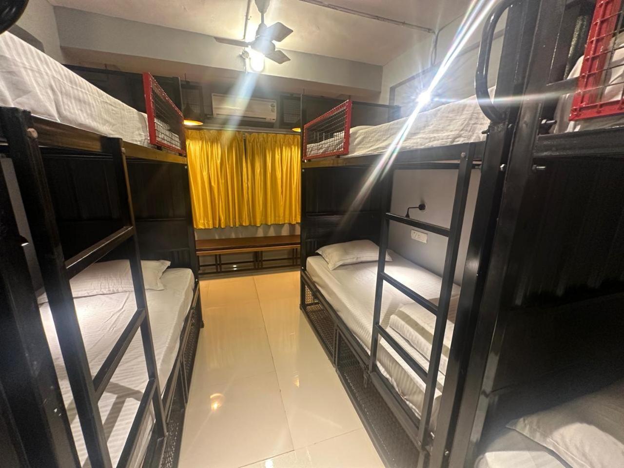 Travotale Hostel And Cowork Koregaonpark プネ エクステリア 写真