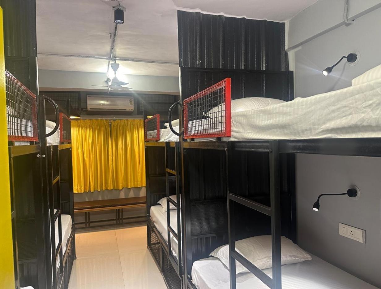 Travotale Hostel And Cowork Koregaonpark プネ エクステリア 写真